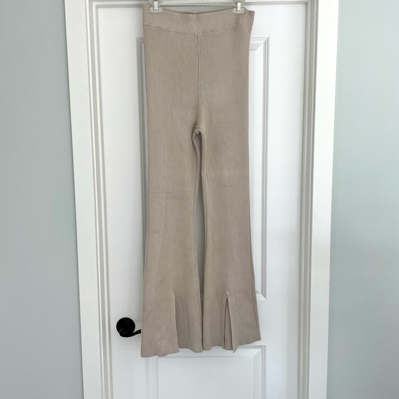 Abercrombie & Fitch Rib Knit High Waisted Flare Pants Size M - Picture 1 of 10